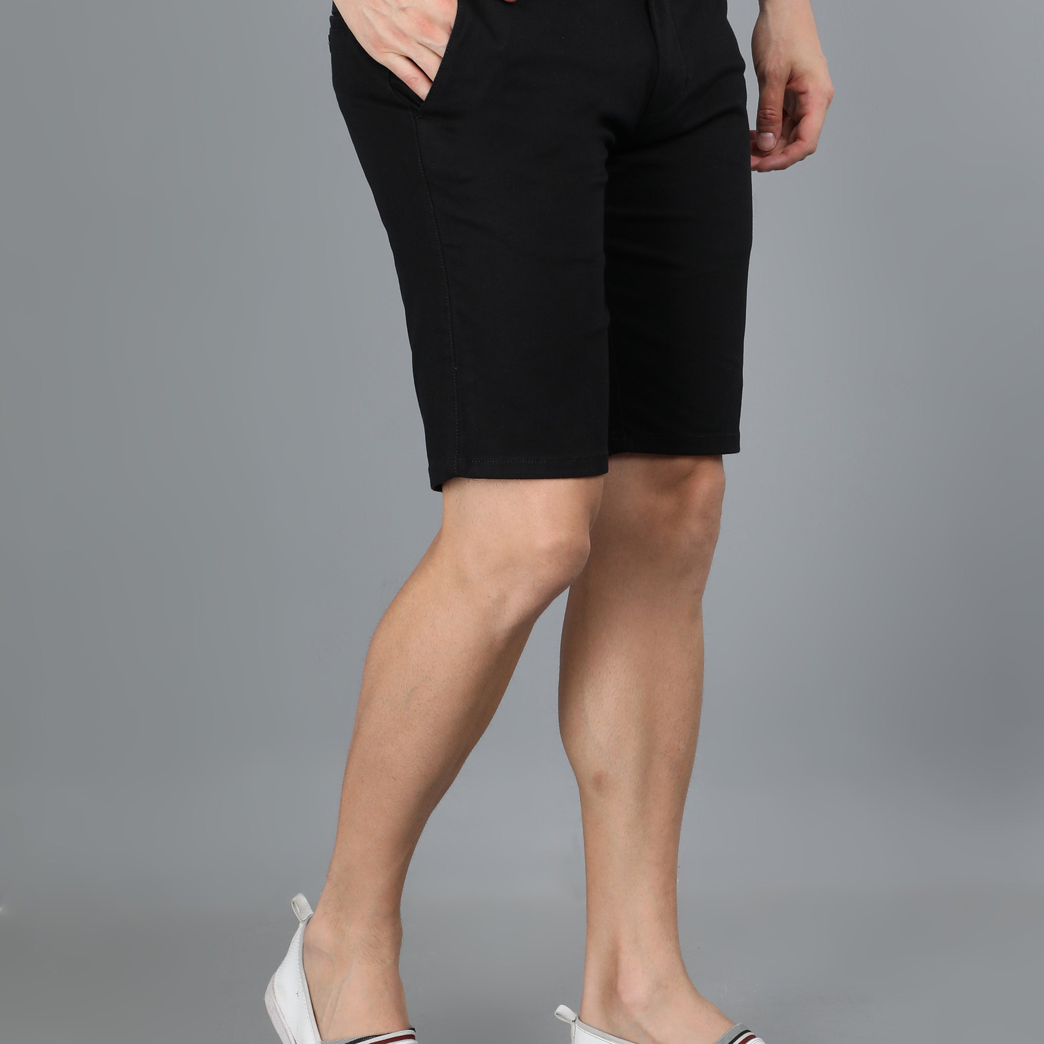 MEN BLACK SOLID SHORTS